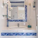 Lägenhet Cozy Retreat With Patio Steps From Alcazar