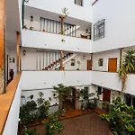 Cozy Retreat With Patio Steps From Alcázar Apartamento Córdova