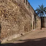 Lägenhet Cozy Retreat With Patio Steps From Alcazar