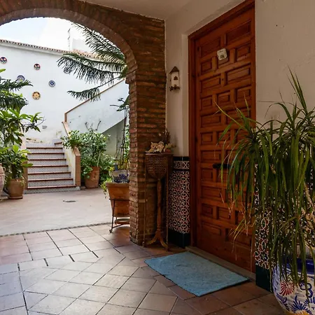 Cozy Retreat With Patio Steps From Alcazar 公寓 *