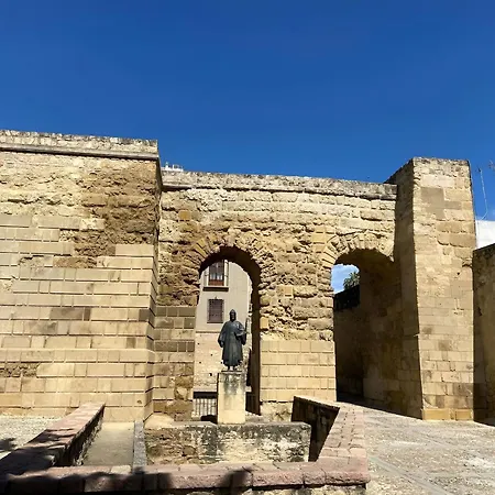 아파트 Cozy Retreat With Patio Steps From Alcazar