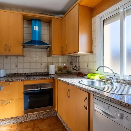 Apartment Cozy Retreat With Patio Steps From Alcazar