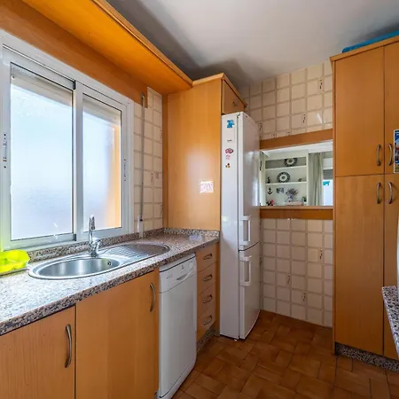 Apartment Cozy Retreat With Patio Steps From Alcazar Cordoba