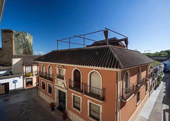 Cozy Retreat With Patio Steps From Alcazar 아파트 *